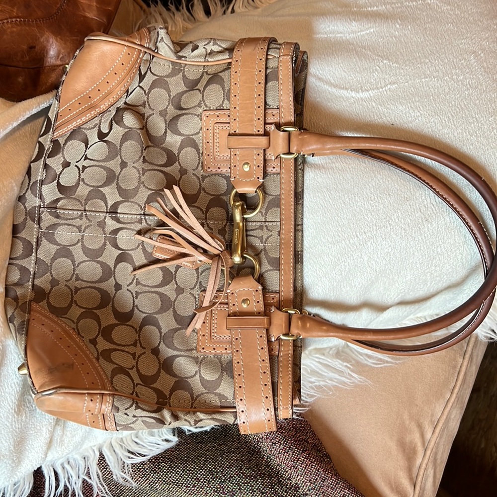 Coach shoulder bag
